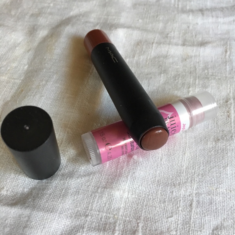 MakeUp Bundle - Picture 2 of 3